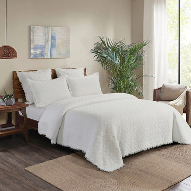Trellis King Quilt Set In White