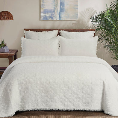 White Trellis Quilt Set