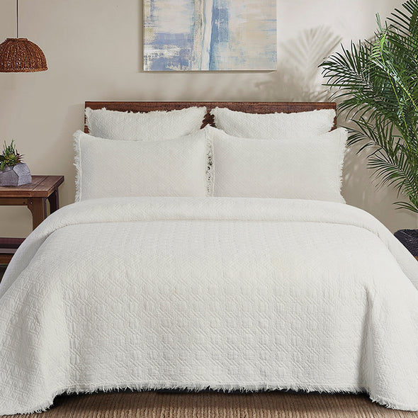 White Trellis Quilt Set