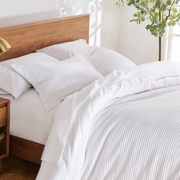 Cloud Waffle Full/Queen Duvet Cover Set in Bright White