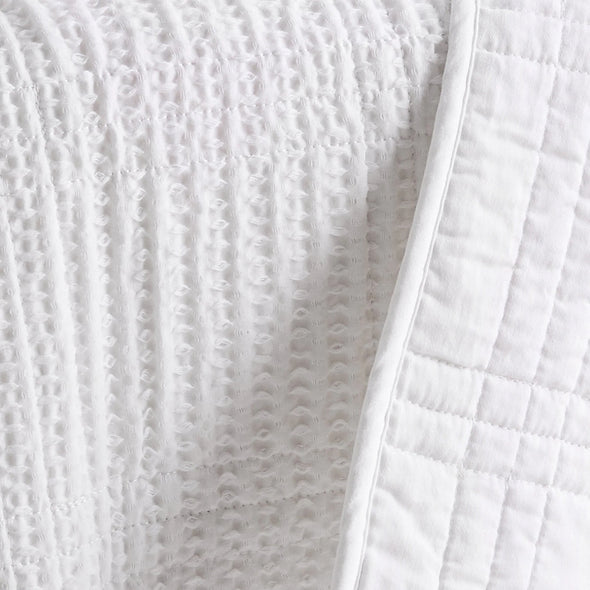 Cloud Waffle King/Cal King Quilt Set in Bright White