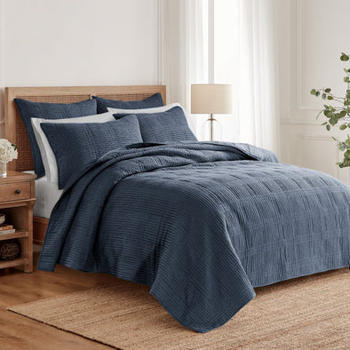 Cloud Waffle Full/Queen Quilt Set in Navy