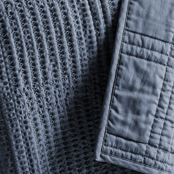 Cloud Waffle Twin/Twin XL Quilt Set in Navy